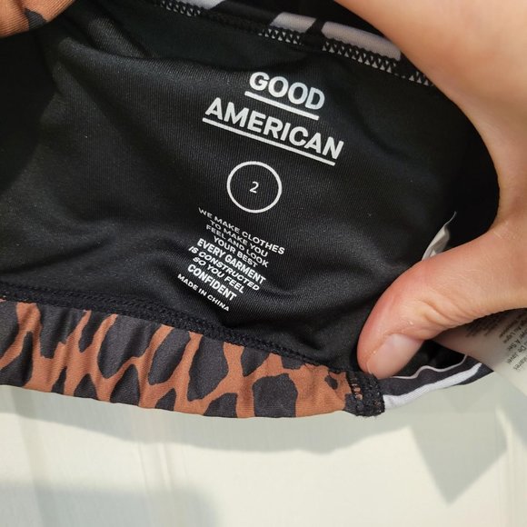 Good America Upper Cut Sports Bra - Picture 4 of 7